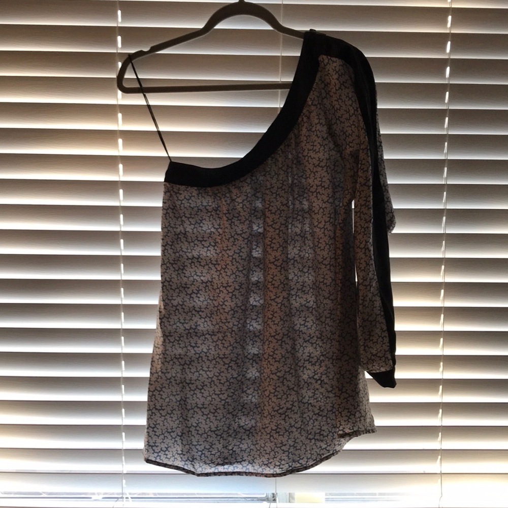 One Shoulder Shirt